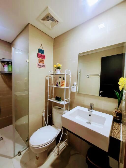 דירות מנילה House Of B&Y At 101 Newport Across Naia T3 מראה חיצוני תמונה